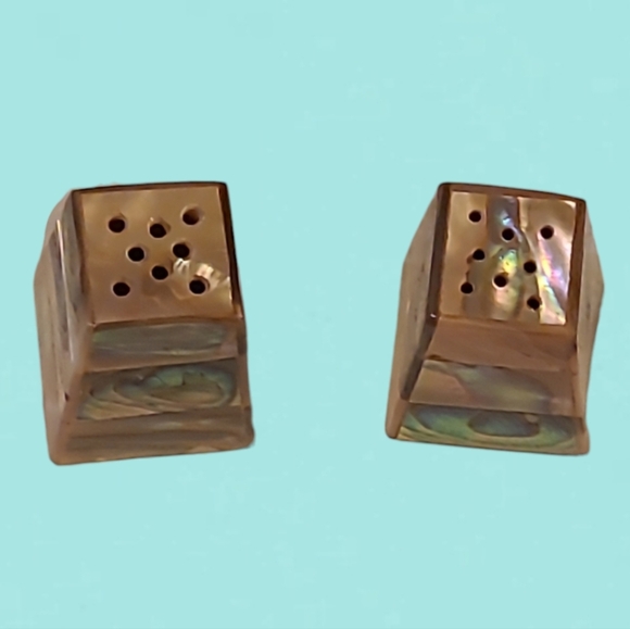 BEAUTIFUL VINTAGE ABALONE MOTHER OF PEARL SALT AND PEPPER SHAKERS - Picture 5 of 6